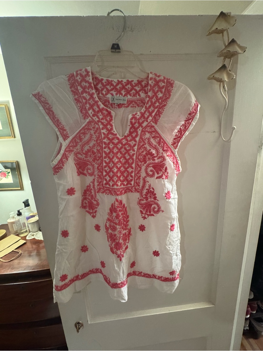 Women’s embroidered Top _M
